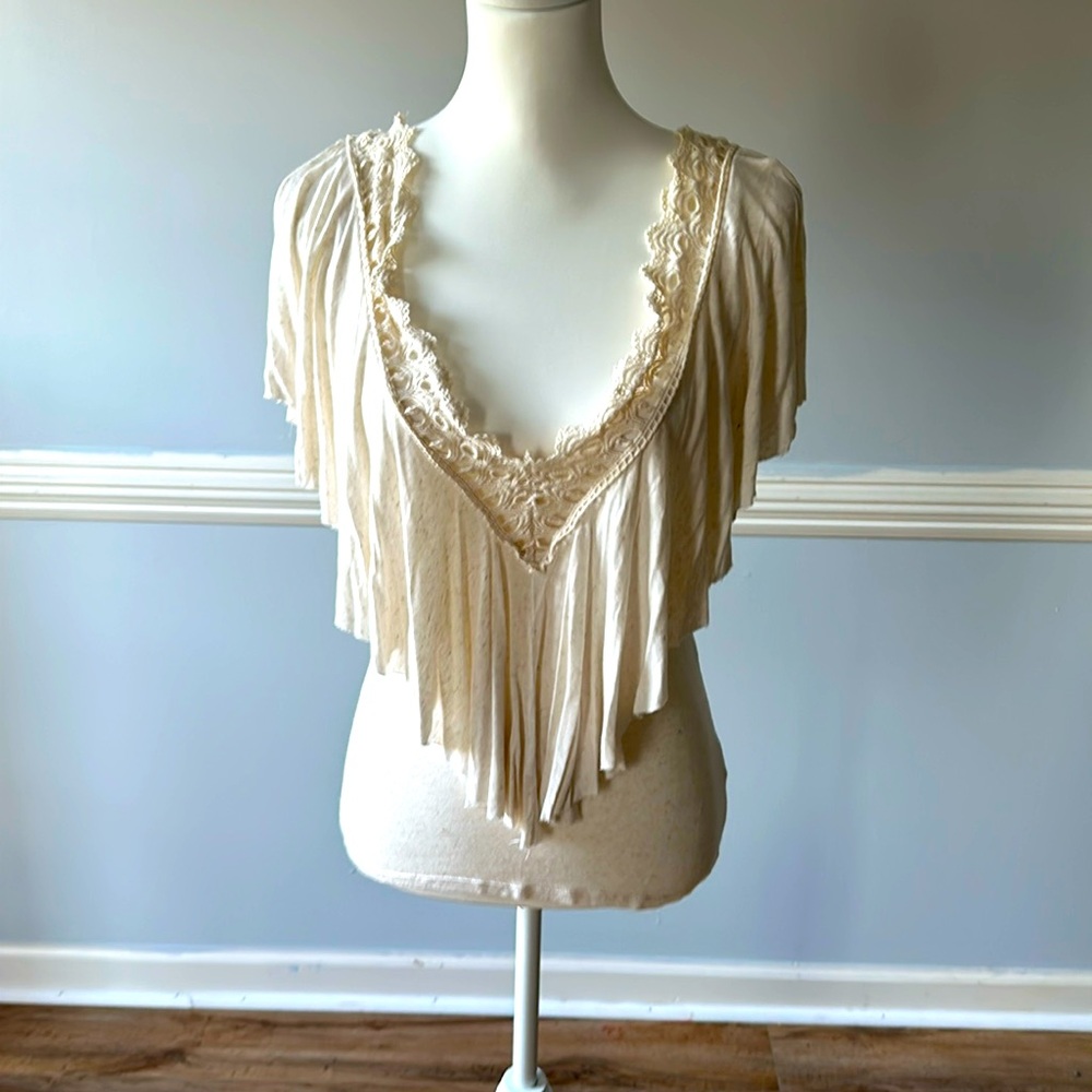 Buckle brand top
